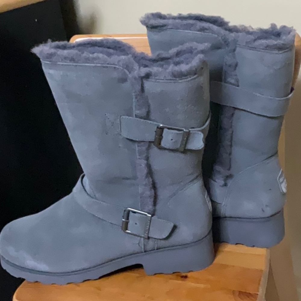 Bear 🐻 Paw Gray Suede Boots. Size 11